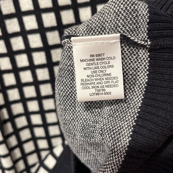 Liz Claiborne black and white check cotton sweater with solid sleeves size M - Picture 3 of 9